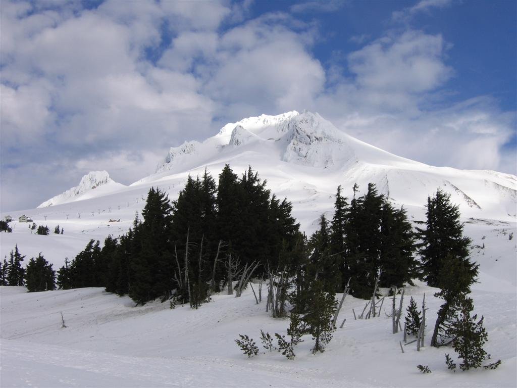 mounthooddistant.jpg