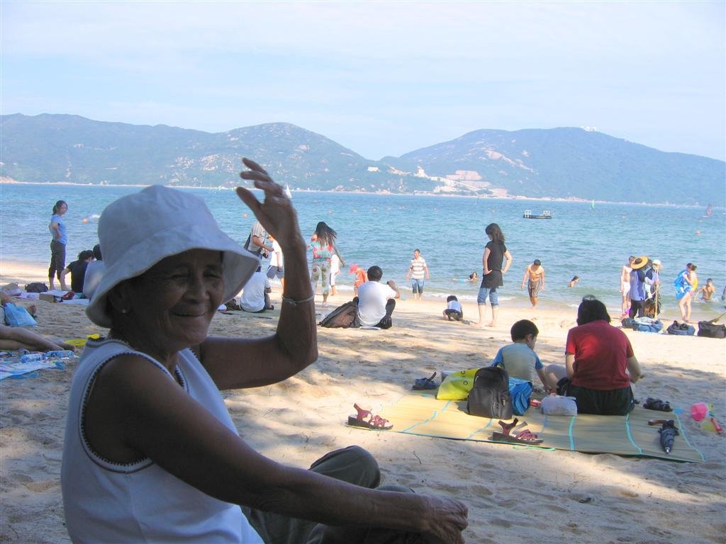 inangatstanleybeachthisbeachwasverynicewithwarmwateritremindedusofhawaii.jpg