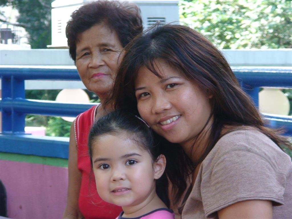helenallyandinang.jpg