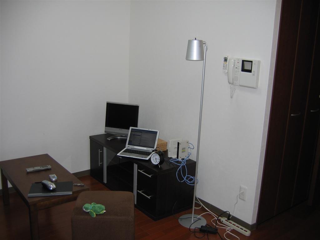 ourlivingroomthetvscrreenisalittlelargerthanmylaptopscreen.jpg