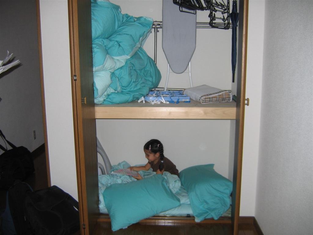 allysbedviewfromfartherawayjustkiddingwetookthisphotoasalittlejoke.jpg