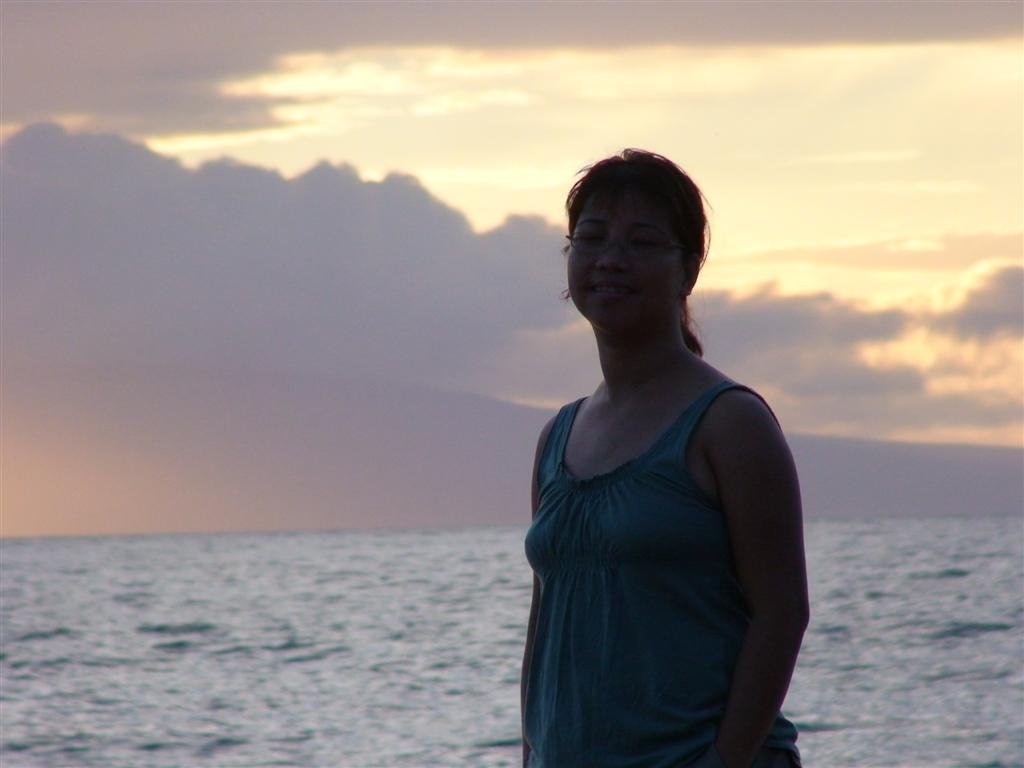 helenatthebeachinfrontofthewater.jpg