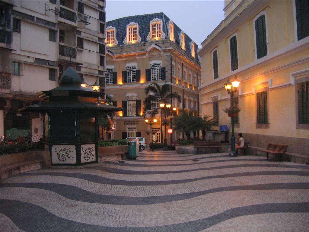 nightimeinmacau.jpg