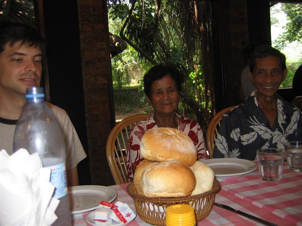 somehungrytravelerseyethebread.jpg